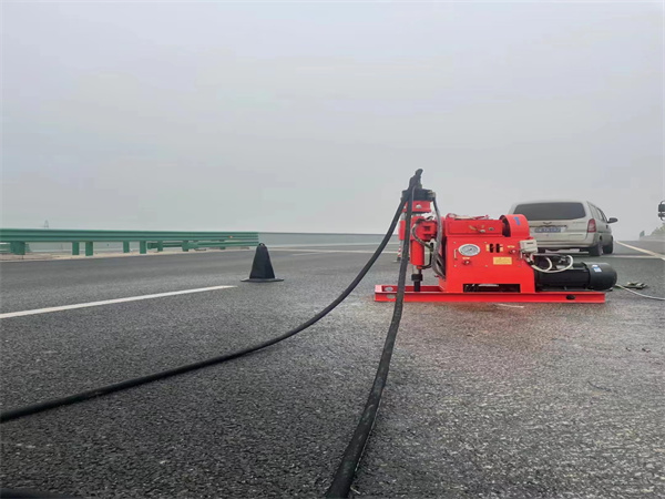 历下马路路基路面开裂下沉注浆加固灌浆